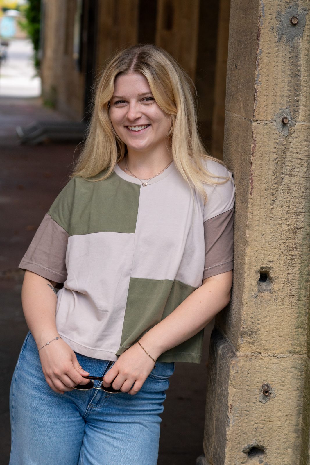 Rita im Patchwork aus Sand, Taupe und Oliv